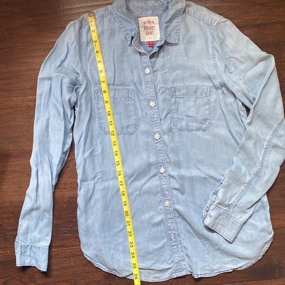 SO brand perfect shirt relaxed fit chambray button down shirt size medium - Picture 5 of 10